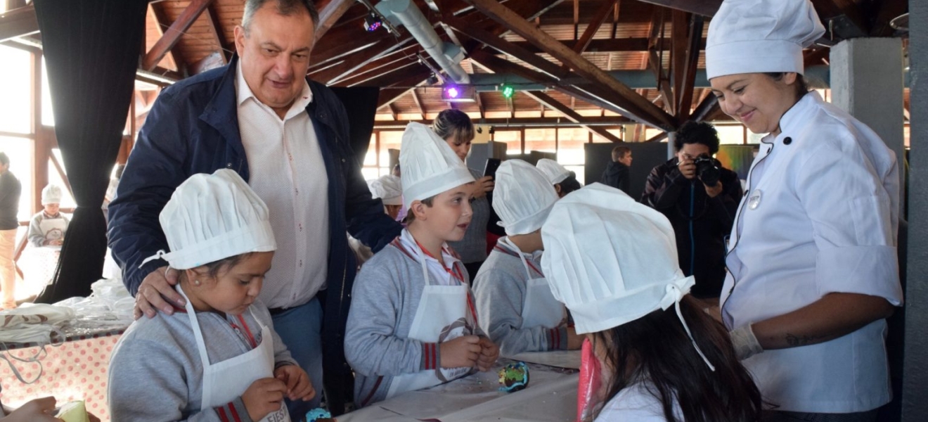 La Fiesta del Chocolate en Bariloche comenzó con los pequeños “Chocolateros por un día”