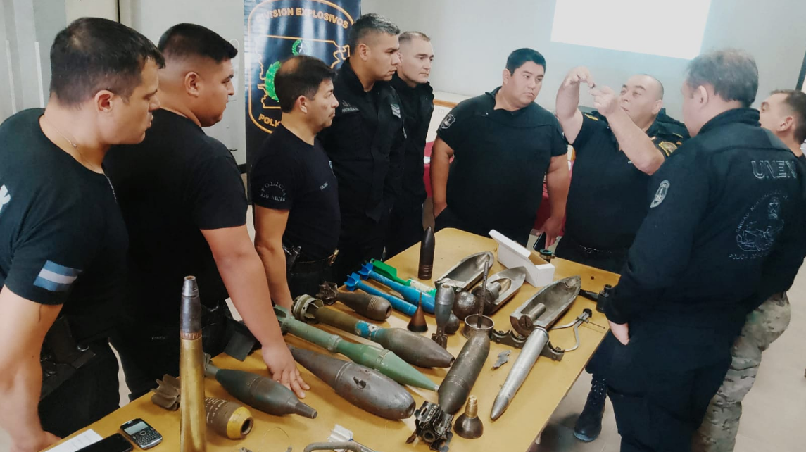 Personal de la UNEx se capacitó en Chubut en hallazgo de material explosivo