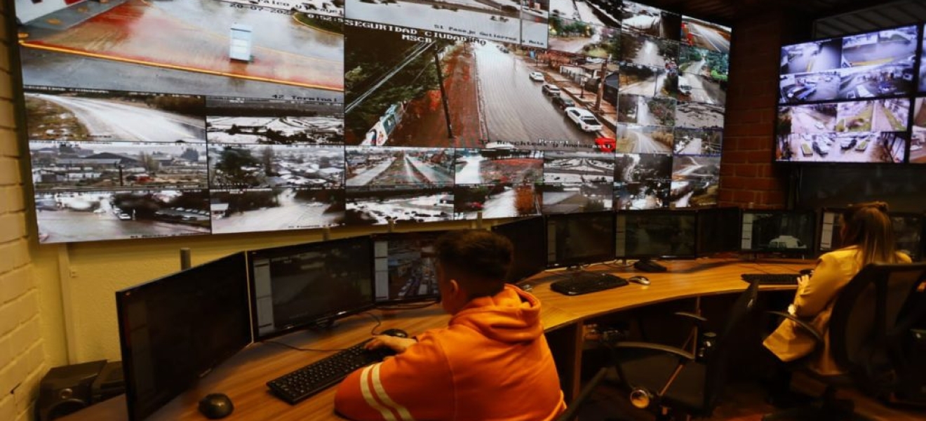 Avanza la instalación de nuevas cámaras domo de videovigilancia en Bariloche