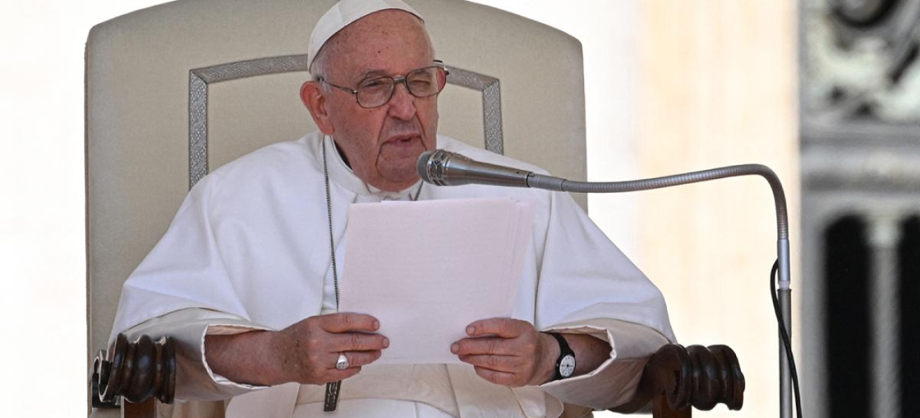 (((video))) La desinformación es el primer pecado del periodismo, denunció el Papa