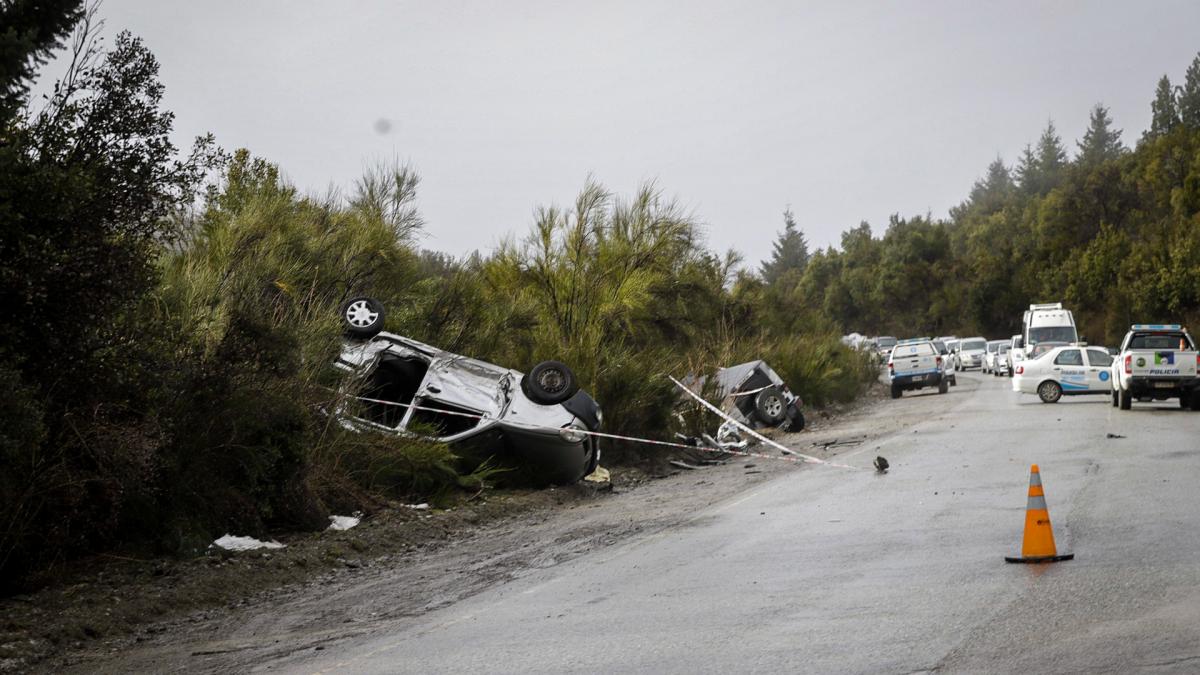 Bariloche: Un muerto y tres heridos en un choque frontal en el camino al Cerro Catedral