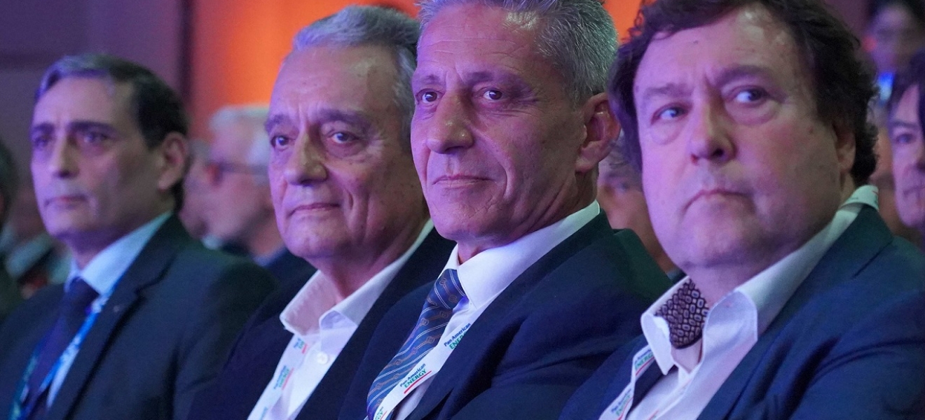 Gobernador de Chubut participó de la Expo Argentina Oil & Gas en Buenos Aires