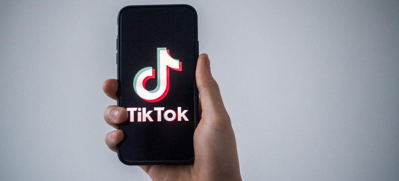 Multa multimillonaria para TikTok por violar una ley datos de menores