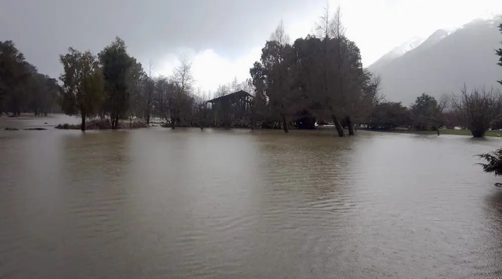 Río Negro brinda asistencia por inundaciones en Zona Andina