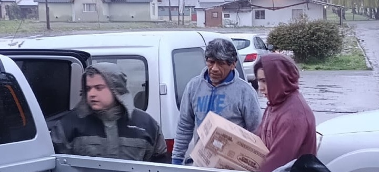 Comarca Andina: Chubut continúa asistiendo a vecinos afectados por el temporal