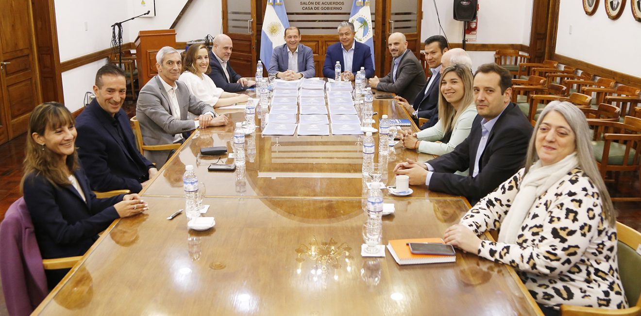 (((audio))) Nueva reunión de transición de gobierno en Neuquén entre Gutiérrez y Figueroa