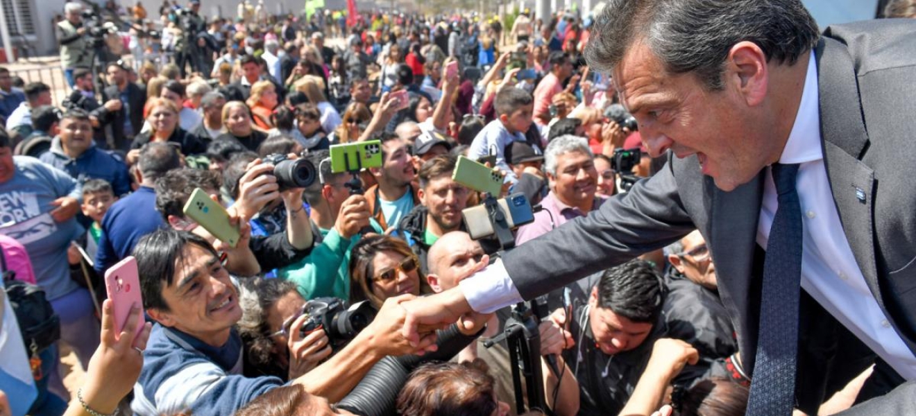 Gobernador de Chubut: Todas las medidas que está tomando Sergio Massa son pensando en la gente