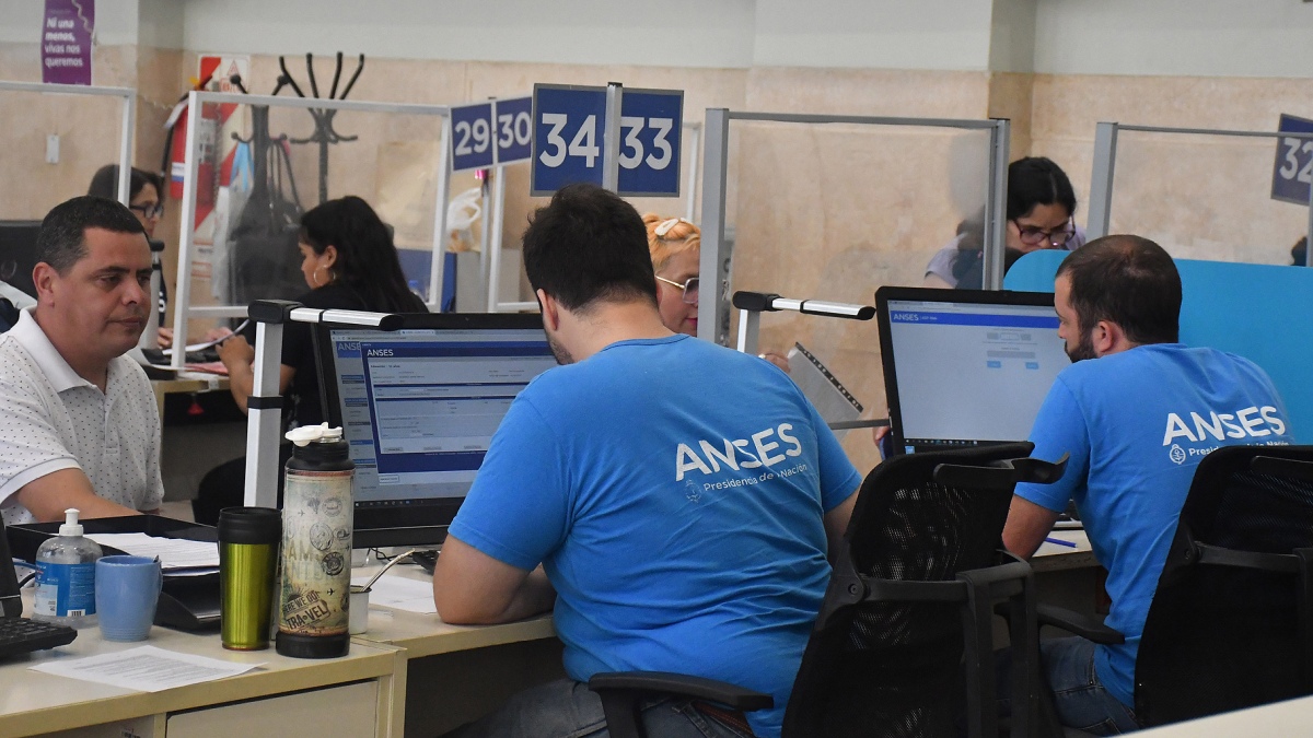 Pagarán un bono de $ 20.000 a quienes reciben prestaciones por desempleo