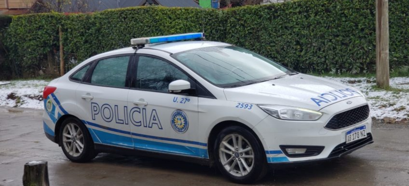 Bariloche: Dos hombres detenidos tras sustraer las ruedas a un vehículo estacionado