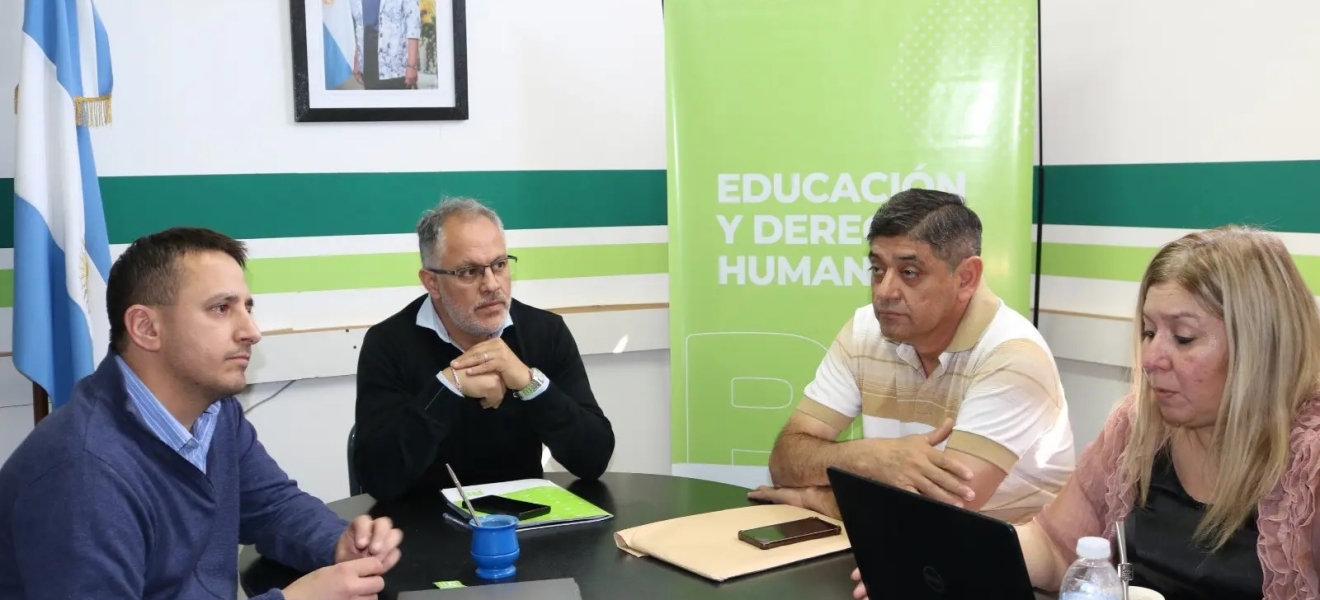 Educación presentó a UnTER informe con 570 obras escolares en Río Negro