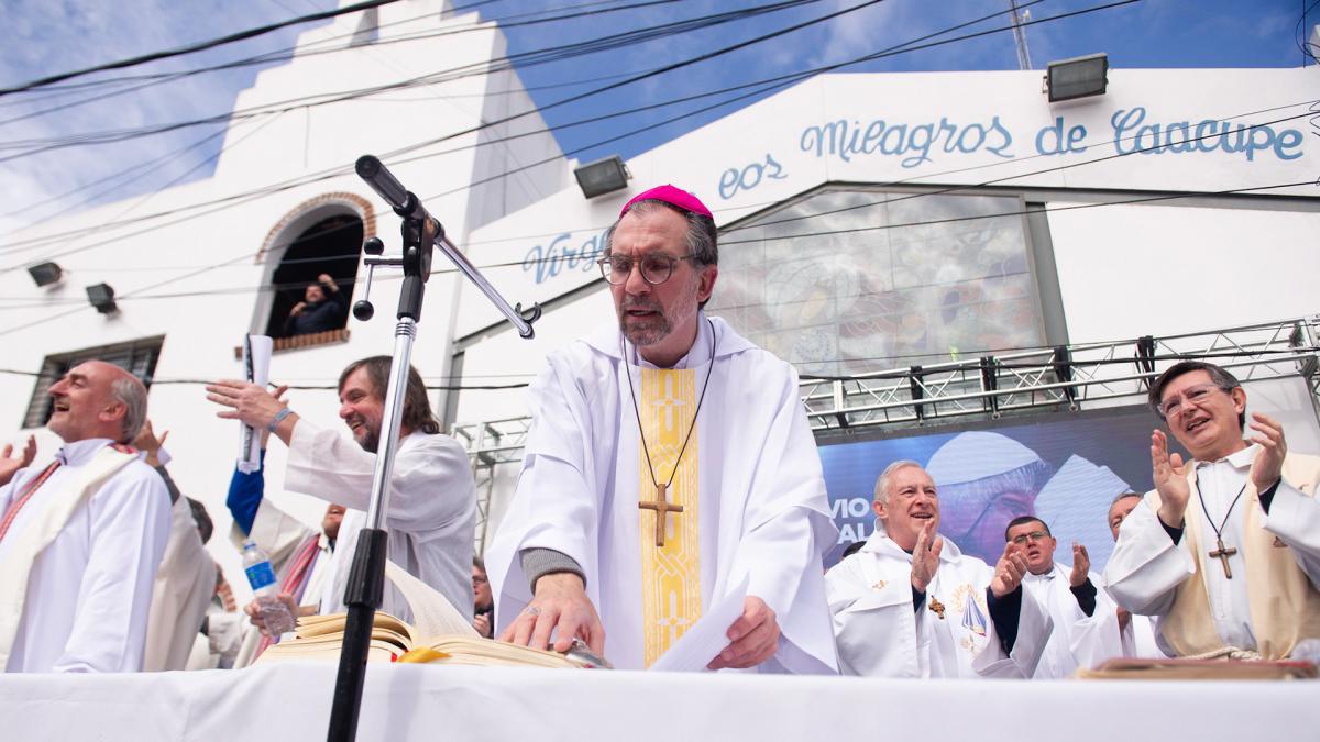 Misa en desagravio por los ultrajes de Milei contra la figura del Papa