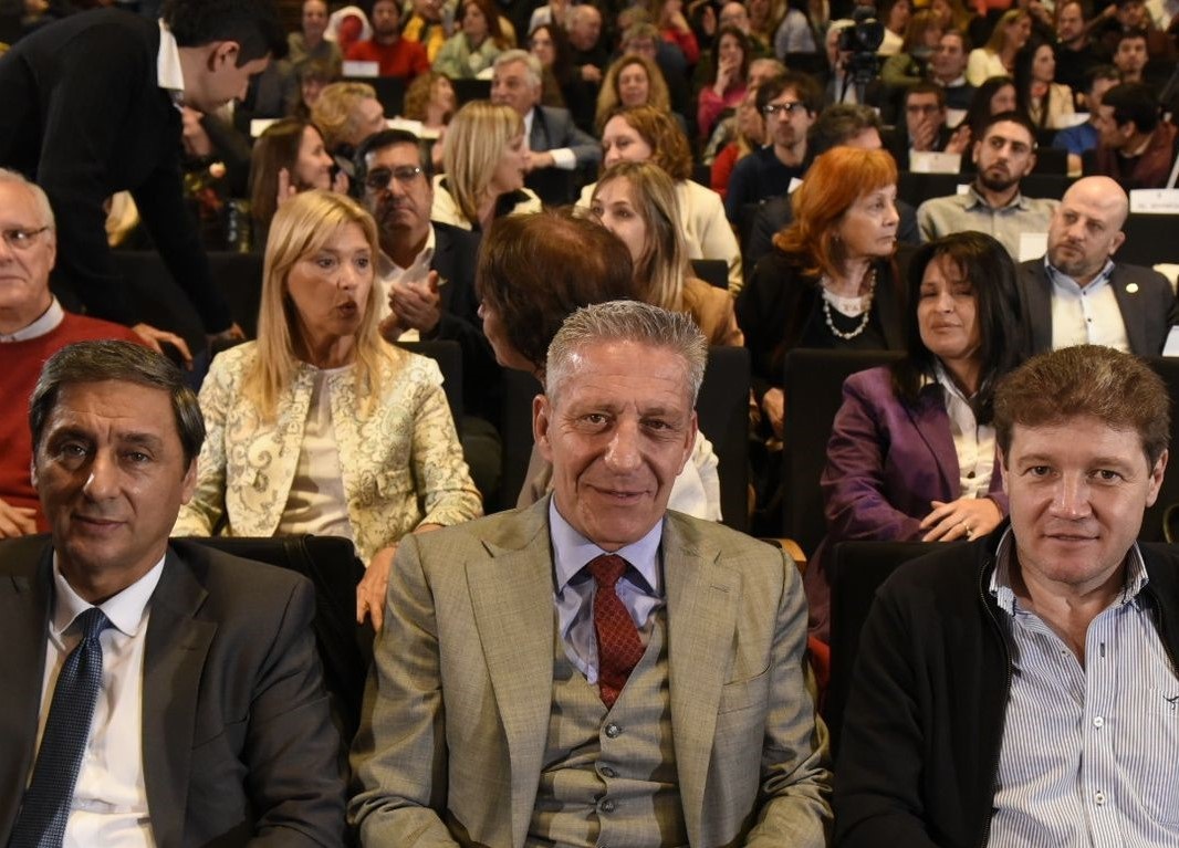 Gobernador de Chubut en la Convocatoria Nacional por la Educación Pública