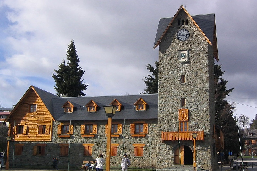 Cortés solicitó una reunión a Gennuso para iniciar el proceso de transición en Bariloche