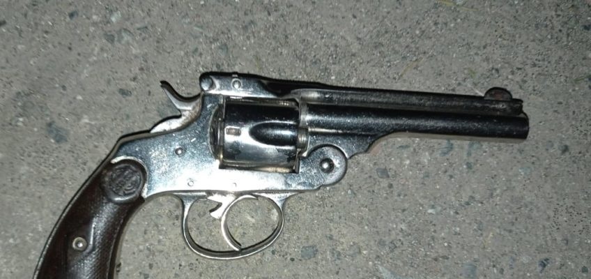 El Bolsón: detuvieron a un hombre armado en la costa del río Azul