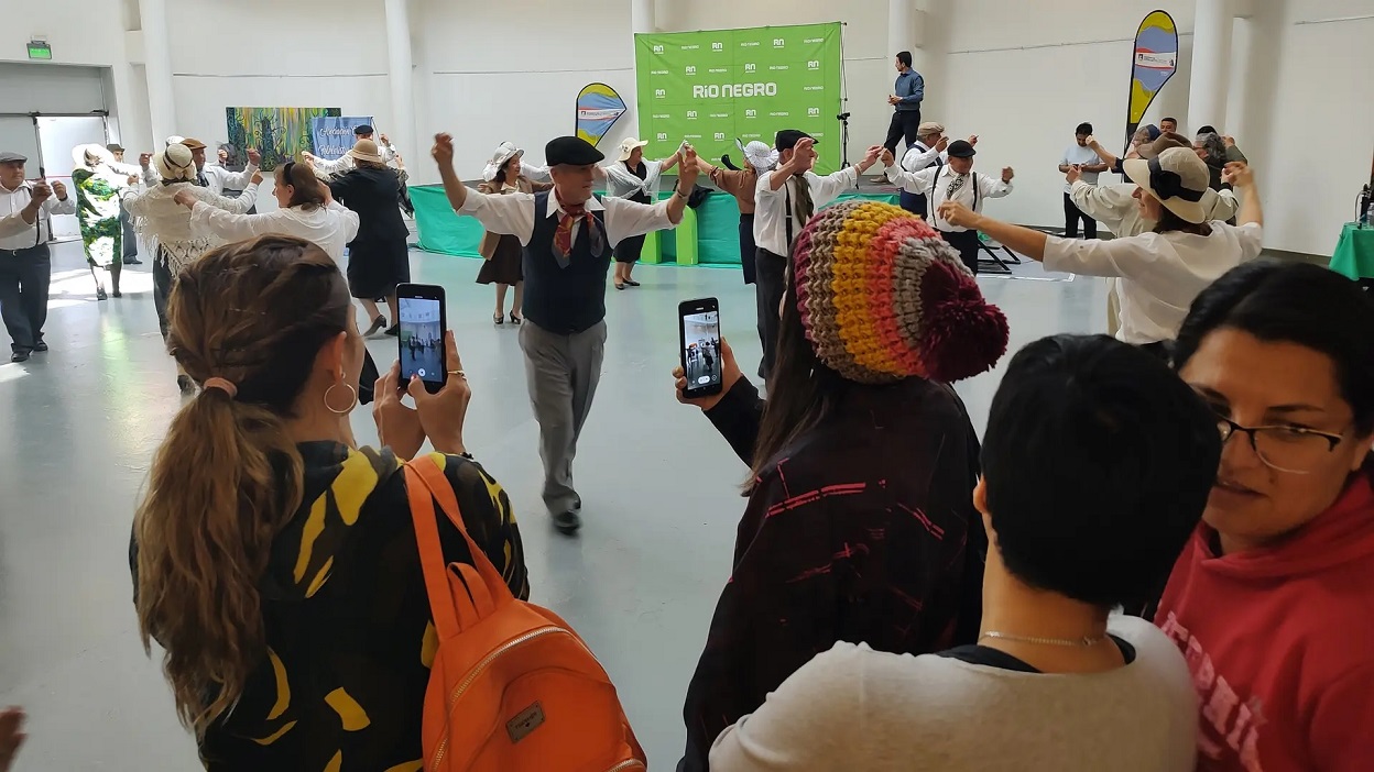 Cipolletti: culminó con éxito el VI Simposio Nacional de Danza Folklórica