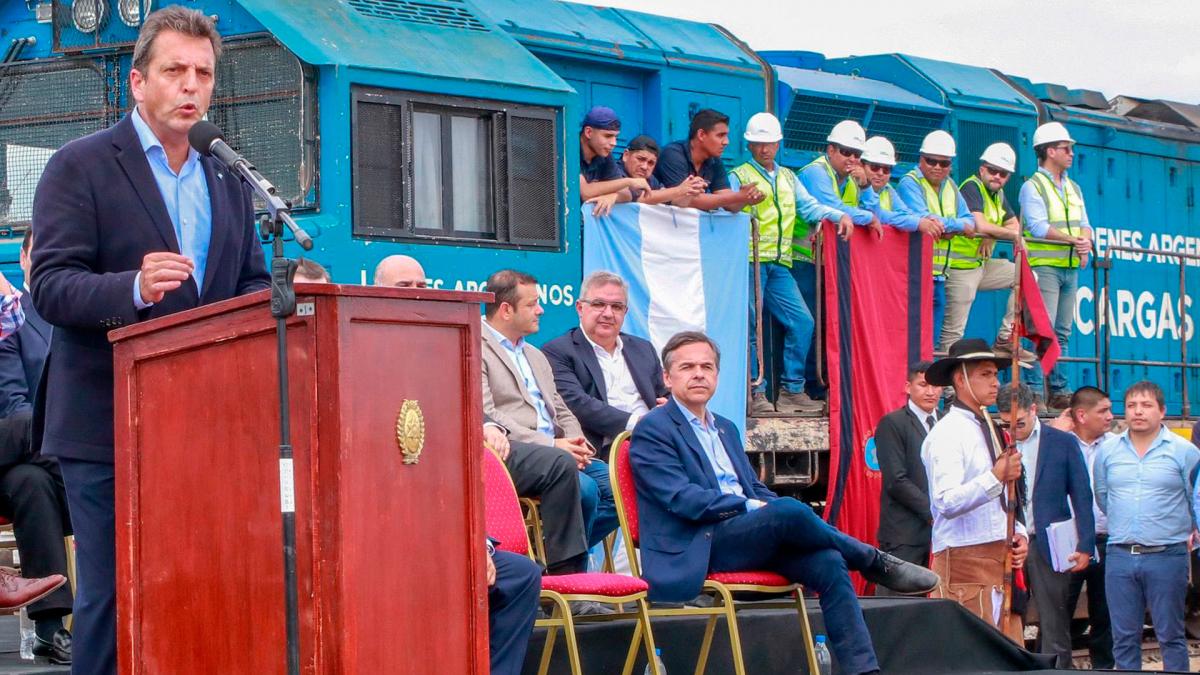 Massa dio un paso más en la búsqueda de la unidad nacional con un pacto con gobernadores
