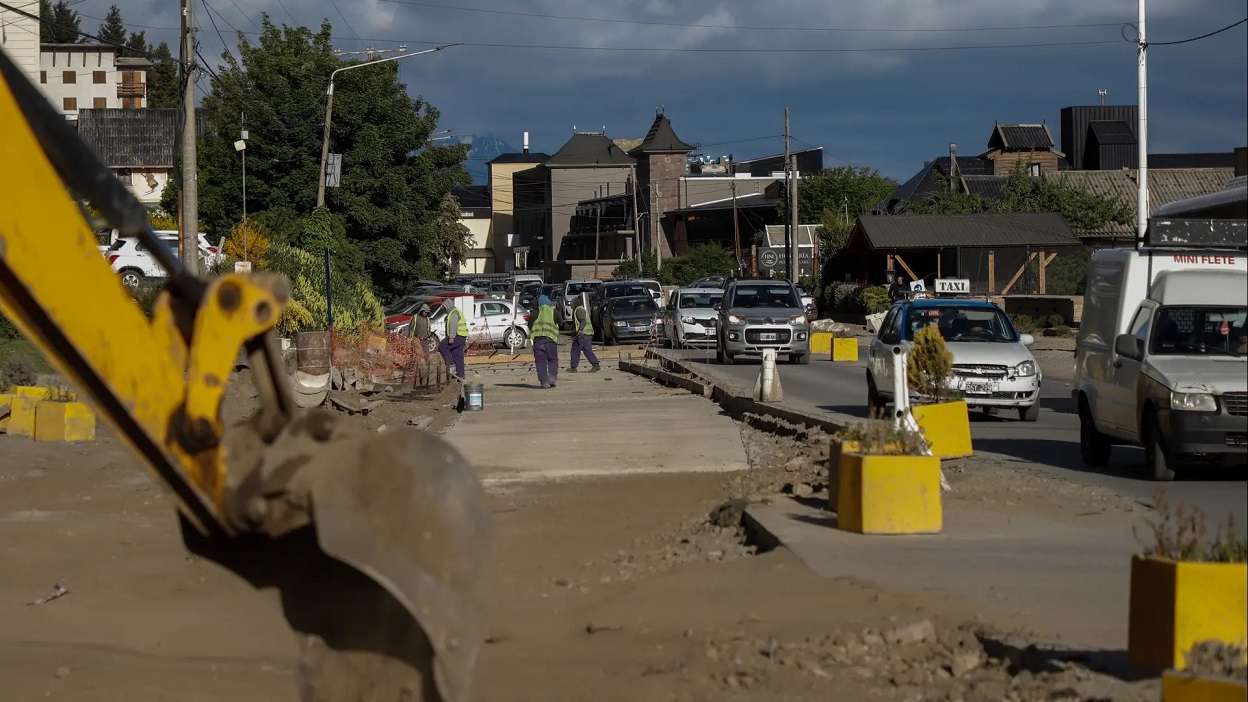 (((audio))) Vialidad intimará a la empresa por las obras en la Bustillo de Bariloche