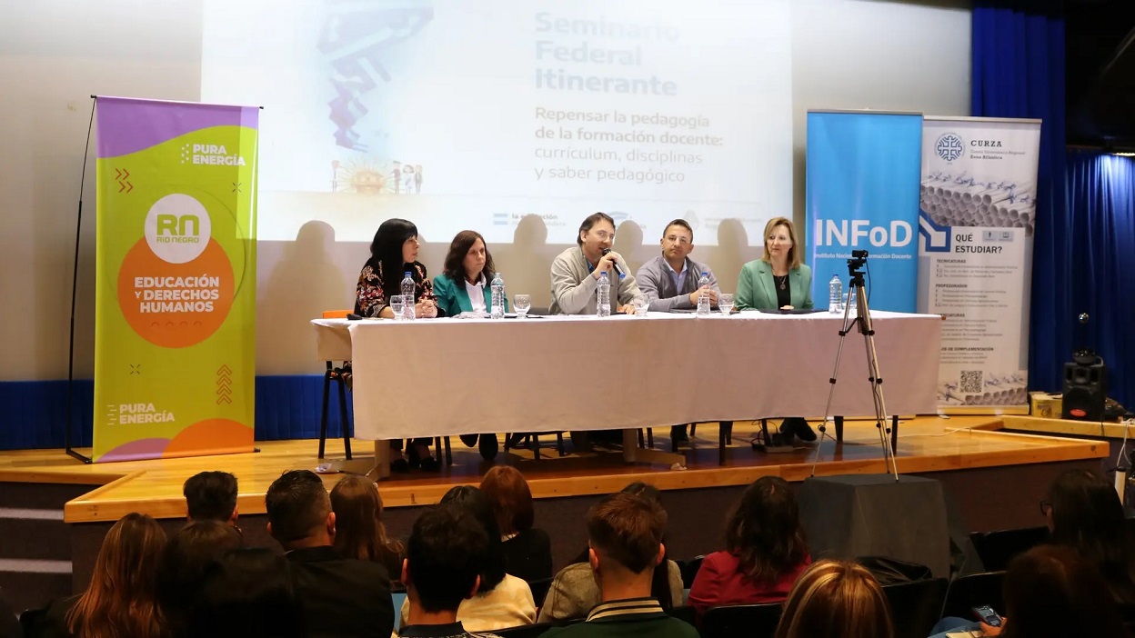 (((video))) Viedma fue sede del Seminario Federal Itinerante sobre Formación docente