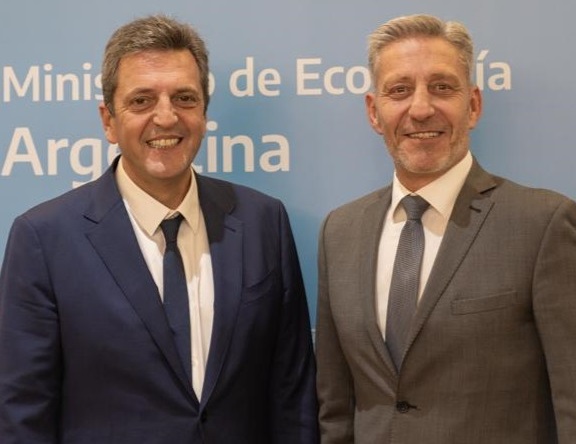 Gobernador de Chubut celebró las medidas anunciadas por Massa para el sector petrolero