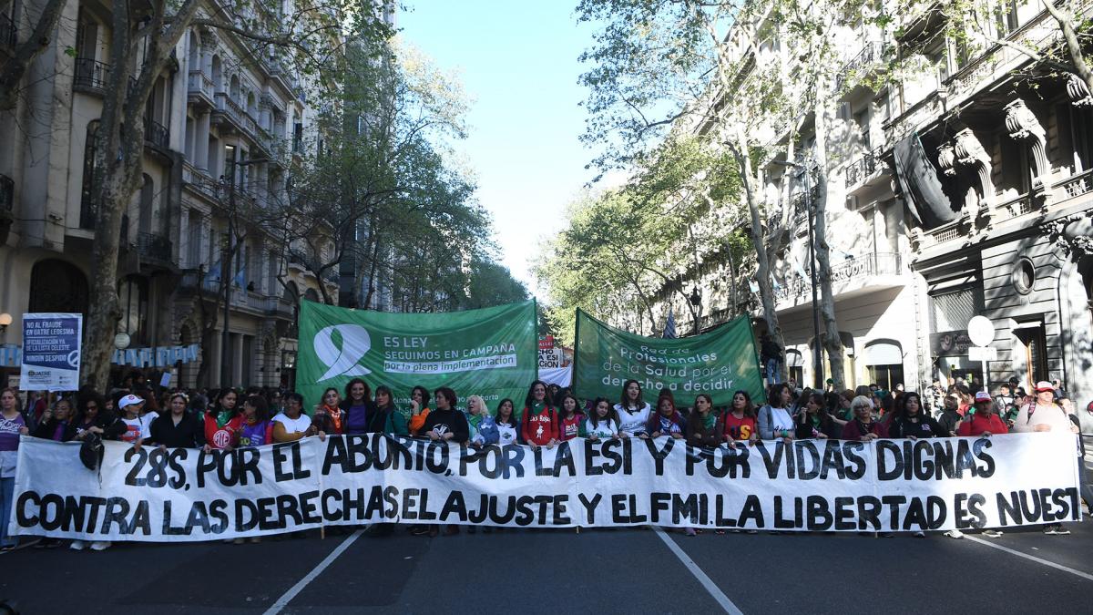 (((video))) 28S: Mujeres y diversidades marcharon contra las derechas, el ajuste y el FMI