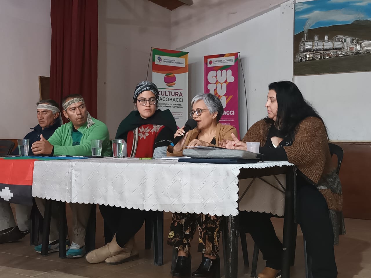 Jacobacci: Conversatorio a 10 años de la Educación Intercultural Bilingüe