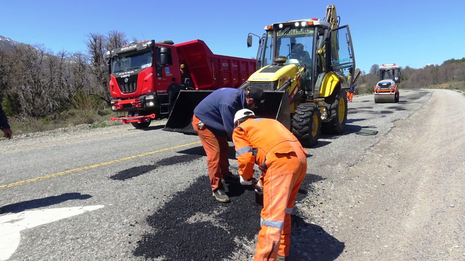 Ruta Nacional 40: avanzan las tareas de bacheo entre Bariloche y El Bolsón