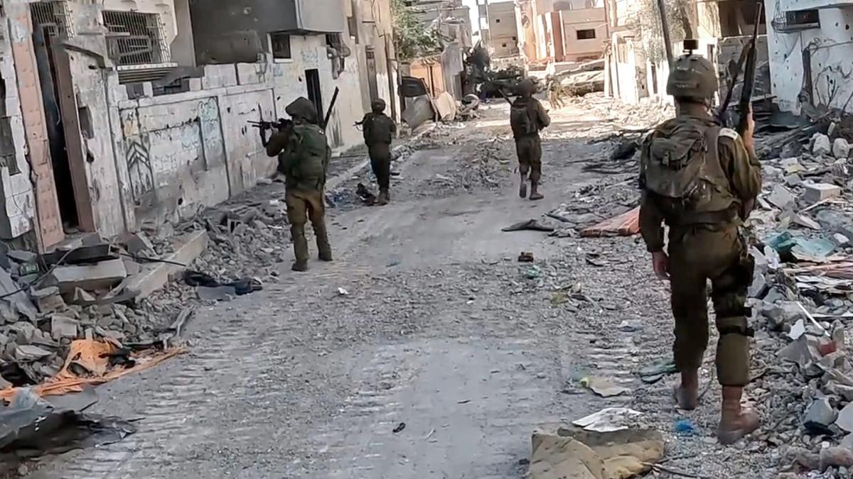 Israel dijo que completó el cerco a Gaza y partió en dos la Franja