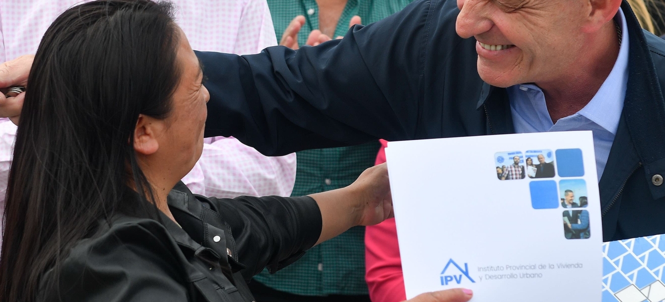 Chubut: Arcioni entregó 33 nuevas viviendas a familias de Trelew