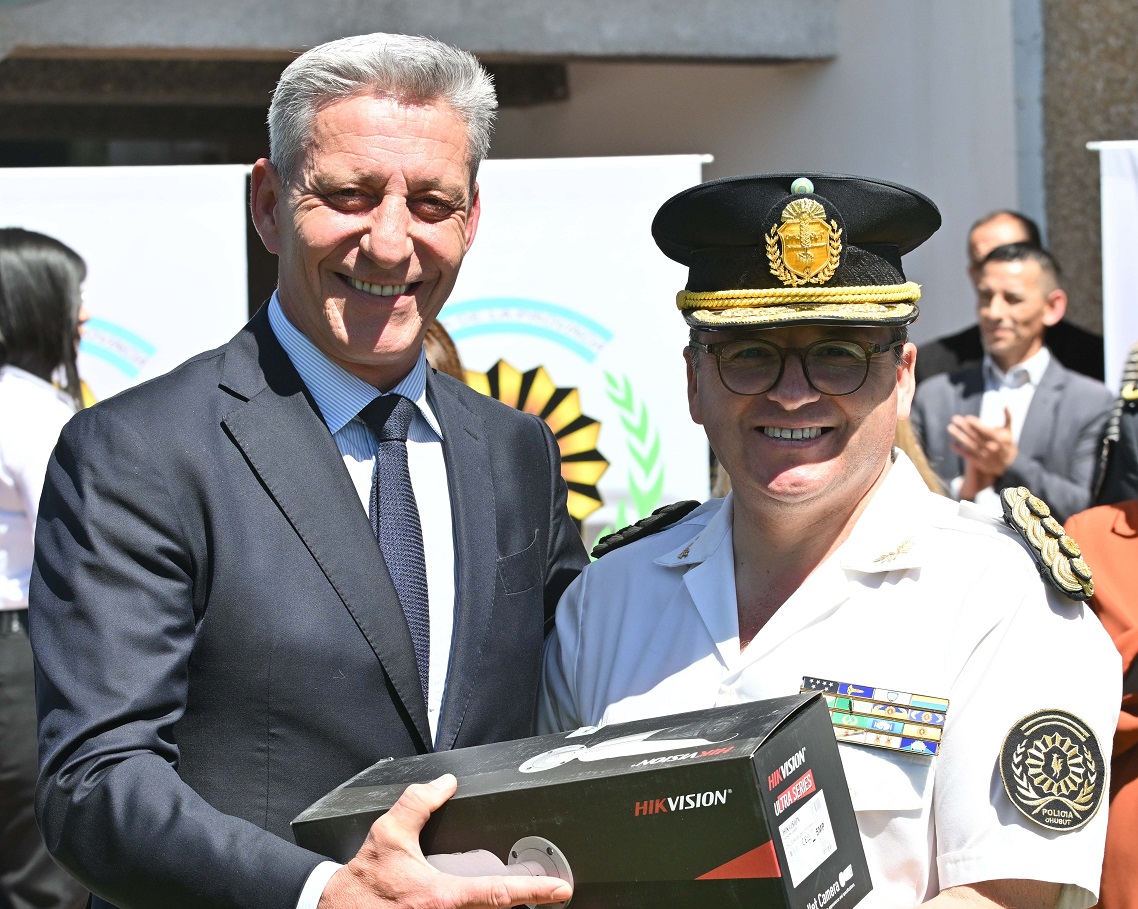 Chubut: 86 cámaras de videovigilancia y más de 300 armas a la Policía