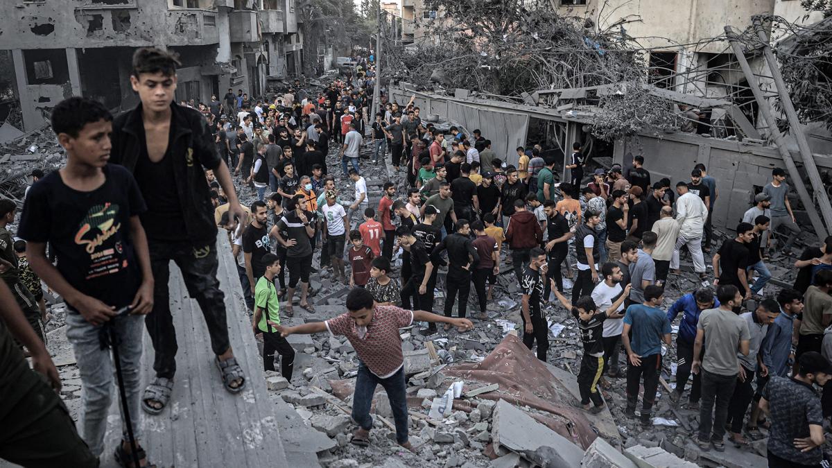 Un bombardeo a una sede de la ONU en Gaza dejó varios muertos y heridos