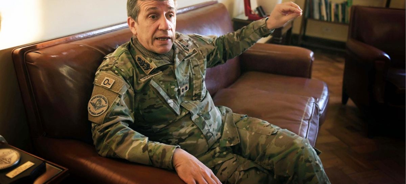 Rechazo absoluto del Jefe del Ejército a exmilitares que revindicaron el uso de los Falcon verde