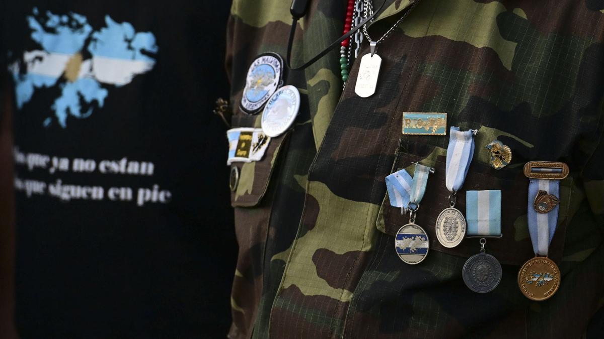 Veteranos acusan a Milei de desconocer mandato constitucional sobre Malvinas