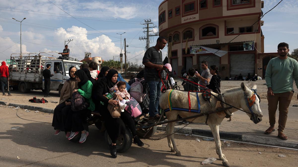 Crece el éxodo palestino en Gaza y se agrava la situación en los hospitales bajo ataque