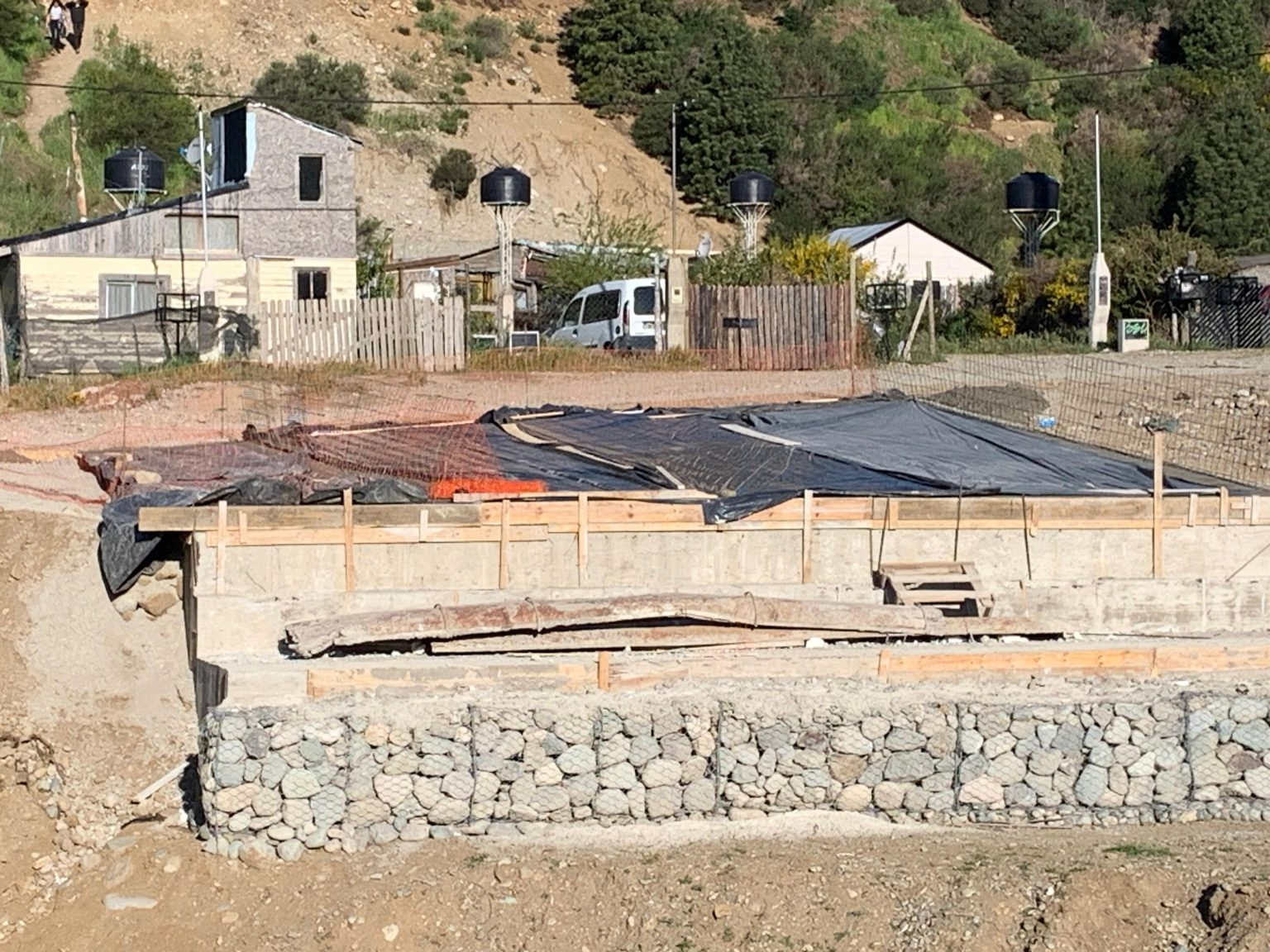 Continúa la obra del nuevo puente sobre el arroyo Ñireco en Bariloche