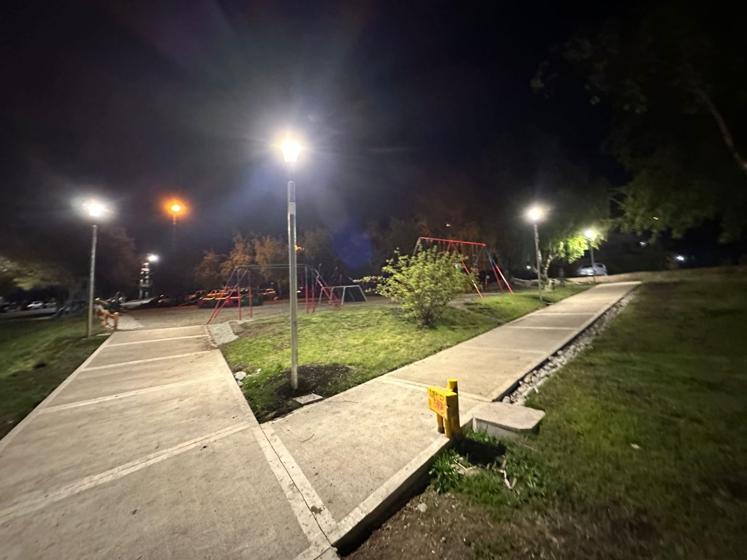 Nueva iluminación de la plaza Belgrano en Bariloche