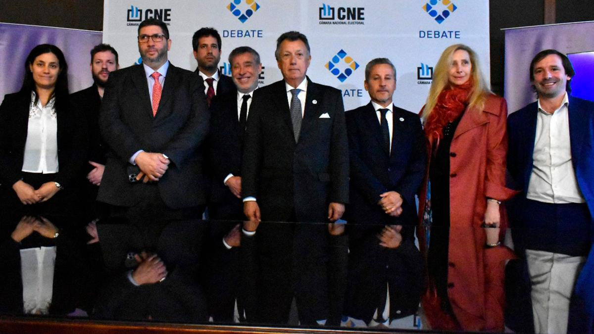 La CNE citó a los apoderados de UxP y LLA para preservar la convivencia democrática