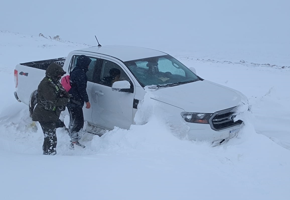 Neuquén: rescate a pobladores varados por fuerte temporal de nieve