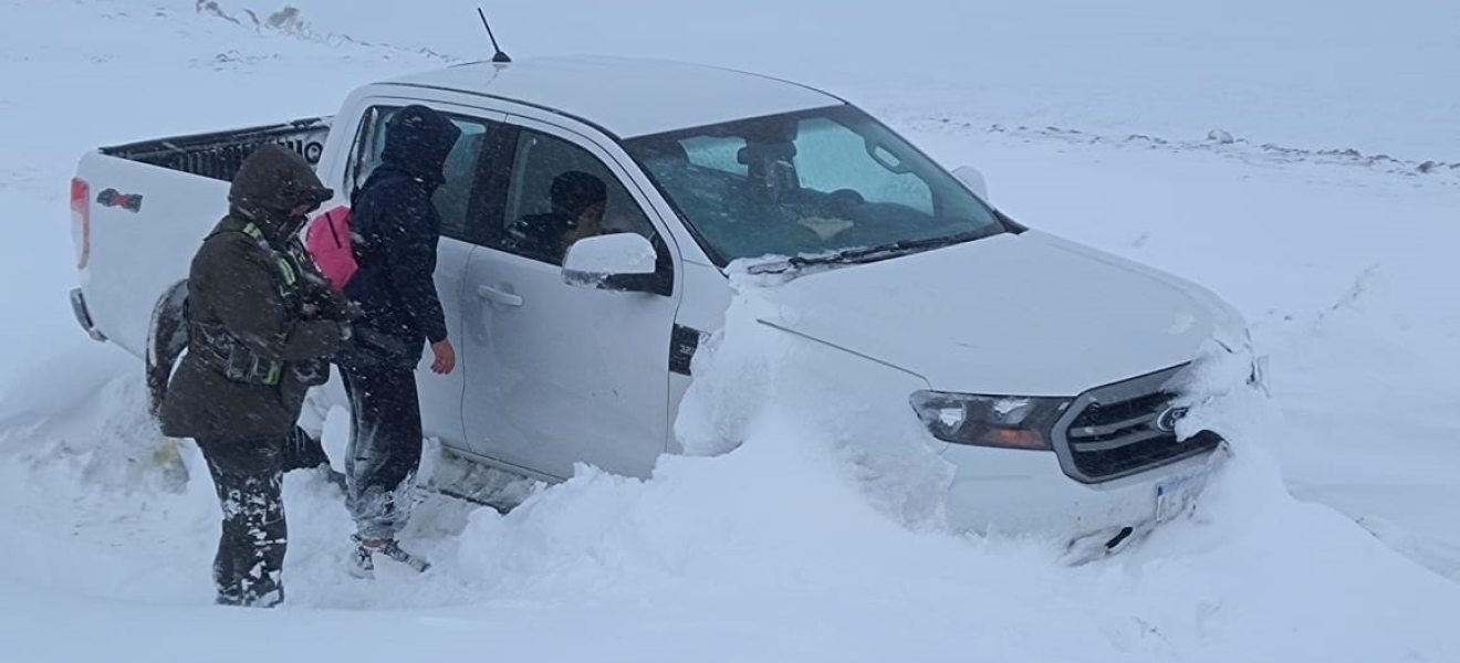 Neuquén: rescate a pobladores varados por fuerte temporal de nieve