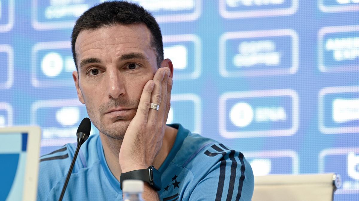 (((video))) Sorpresa en los jugadores y enojo de los directivos por la posible salida de Scaloni