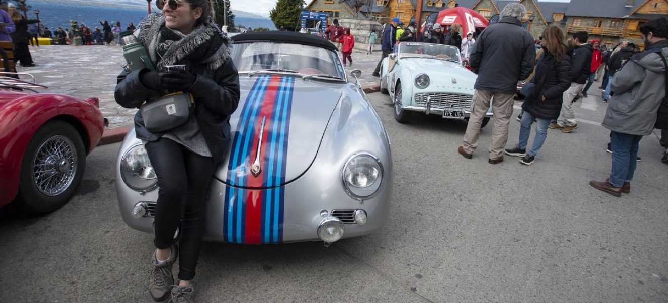 Con más de 100 autos clásicos, comenzó en Bariloche las 1000 Millas Sport