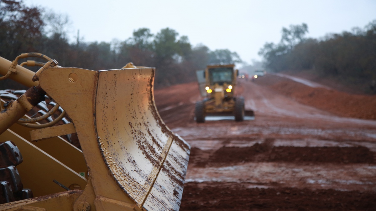 Economistas coinciden que las obras públicas son centrales para la dinámica económica del país
