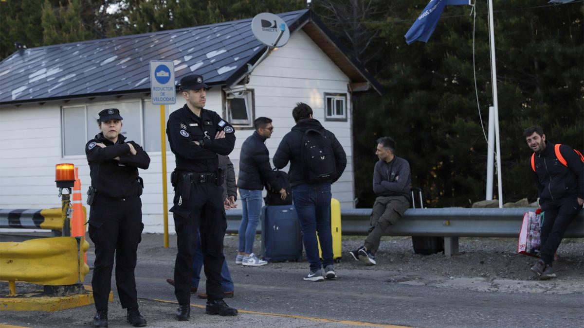 Evacuaron el aeropuerto de Bariloche por amenaza de bomba