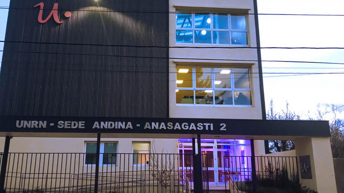 Bariloche: Desmintieron a una docente que dijo haber sido rajada por su ideología