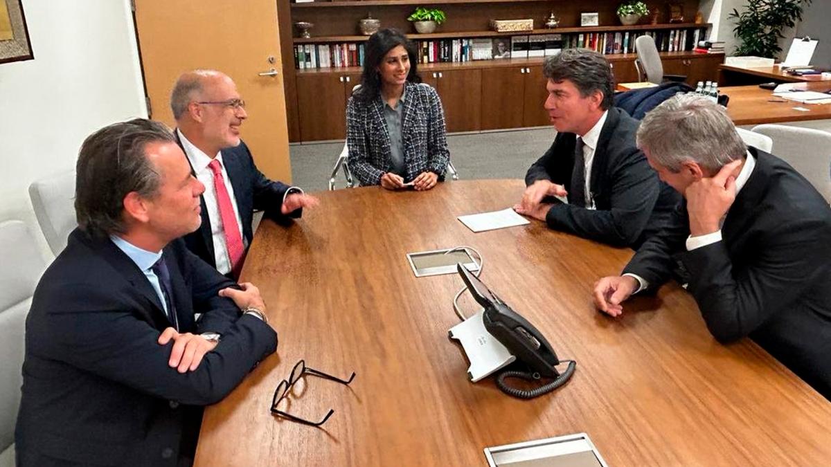El FMI consideró positivo el encuentro de sus funcionarios con el equipo de Milei
