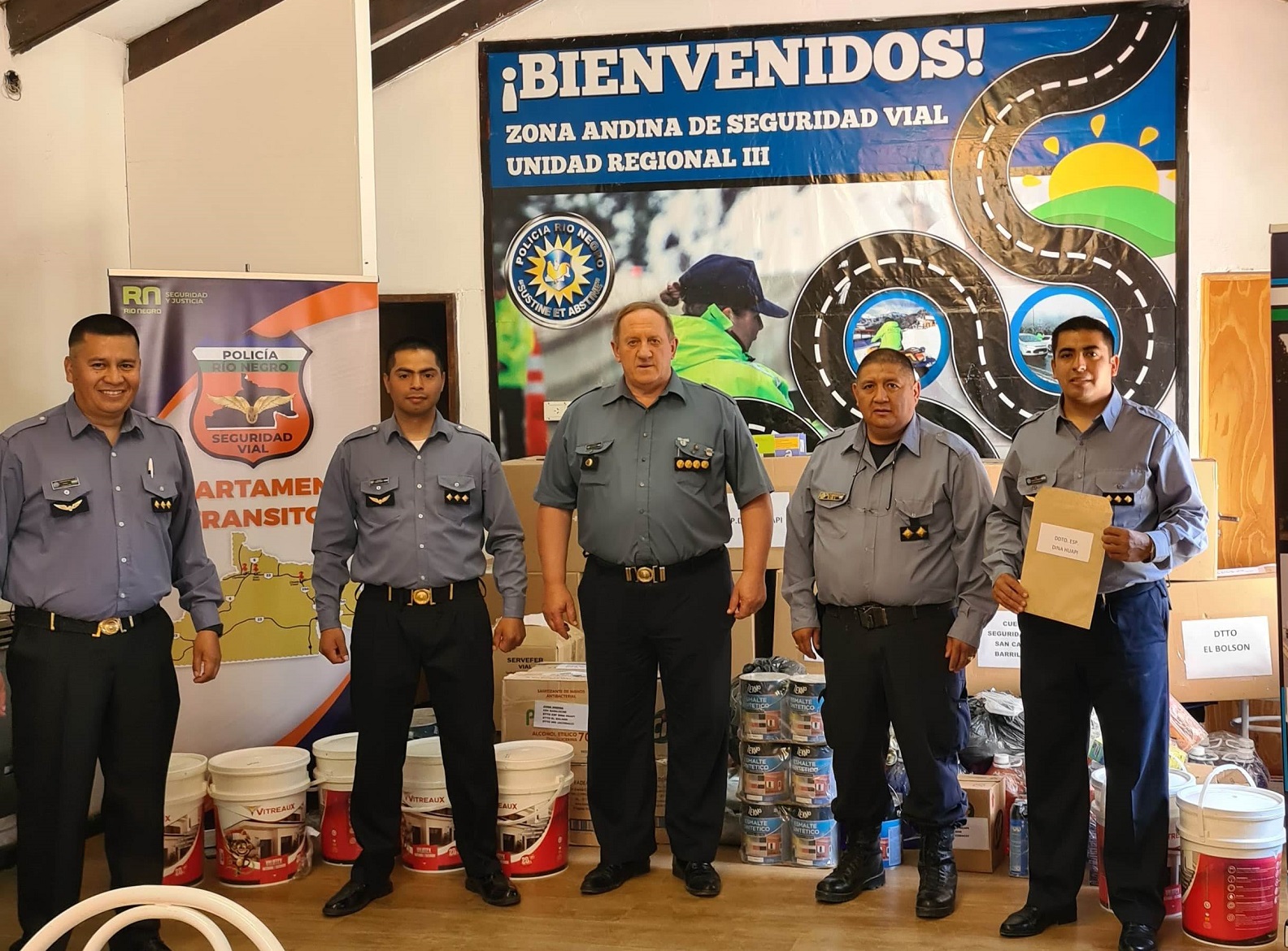 Entregaron en Bariloche equipamiento e insumos a Dependencias de Seguridad Vial de la Zona Andina