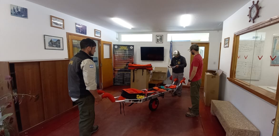 Bariloche: Nuevo equipamiento para traslado de pacientes en zonas agrestes