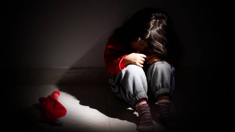 Investigación por drogas descubre imágenes de abuso sexual infantil en Cipolletti