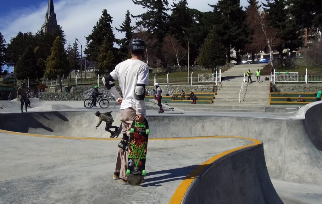 Con la iluminación, reabren los baños del Skate Park Bariloche