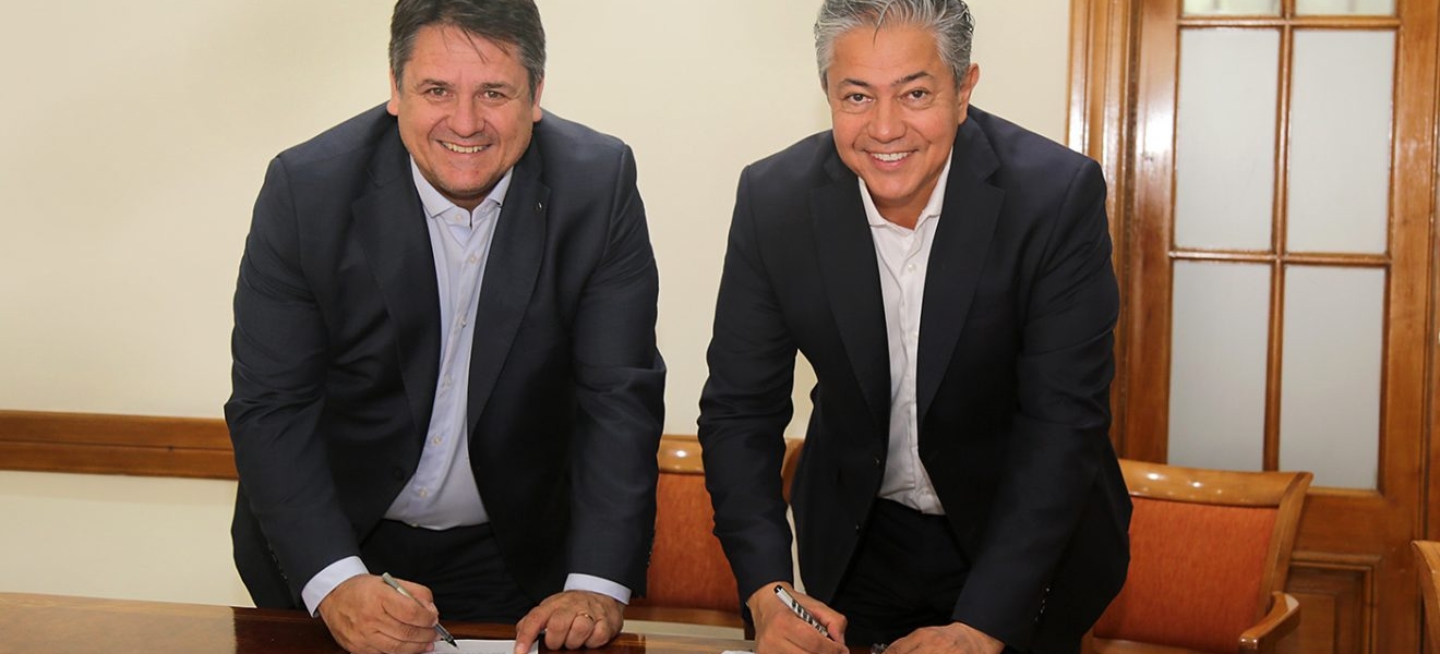 La provincia y el municipio de Neuquén firmaron convenios