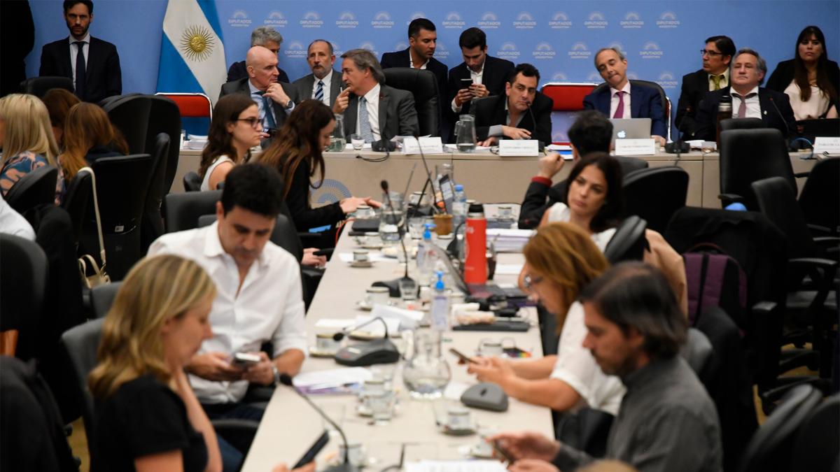 Diputados reanudará el lunes el análisis del proyecto de ley Bases